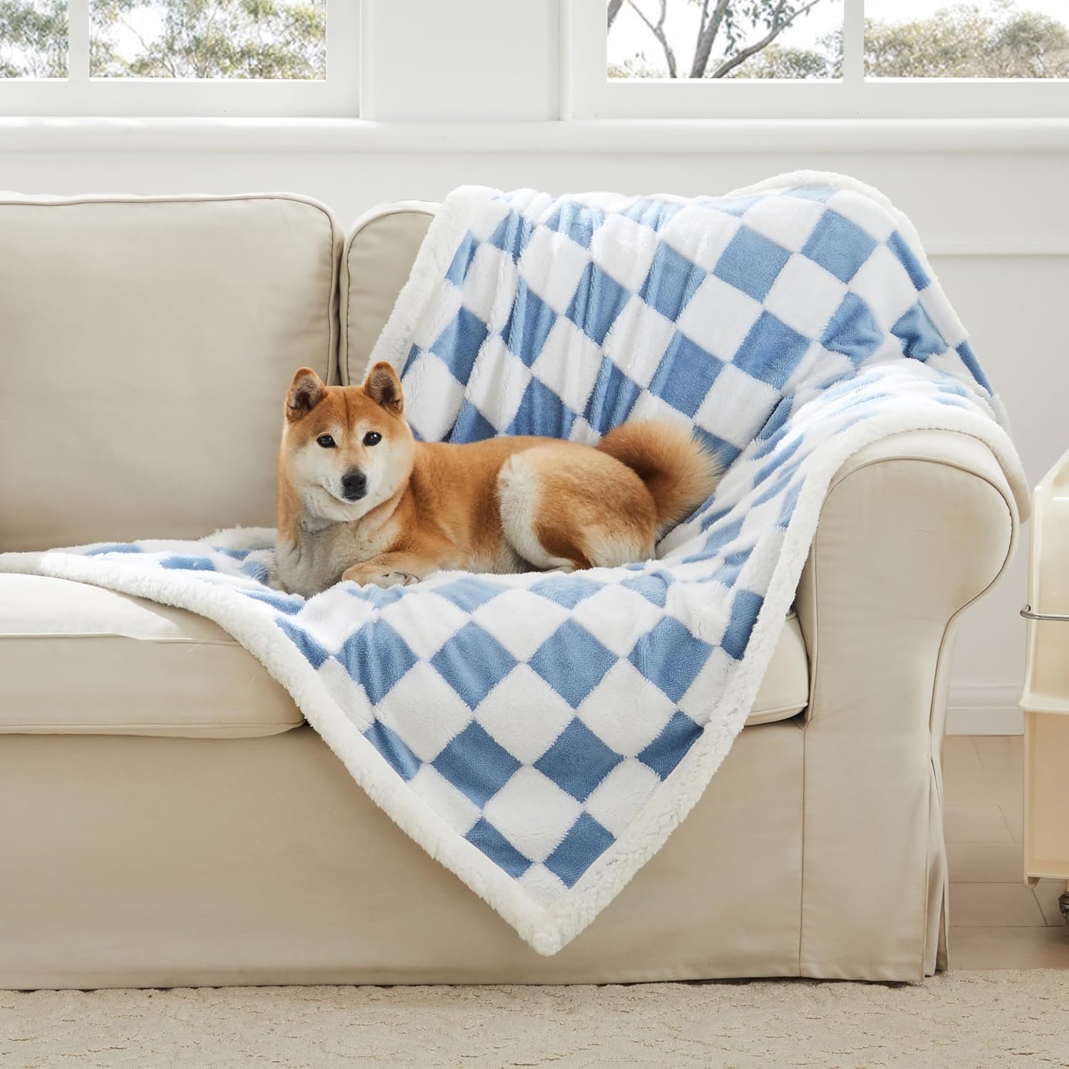 Checkered Dog Blanket, Blue Jacquard Sherpa Blanket for Small Dog and Cats, Cute Aesthetic Style Fluffy Fleece Pets Blanket for Couch Protection Washable, 25"x35"